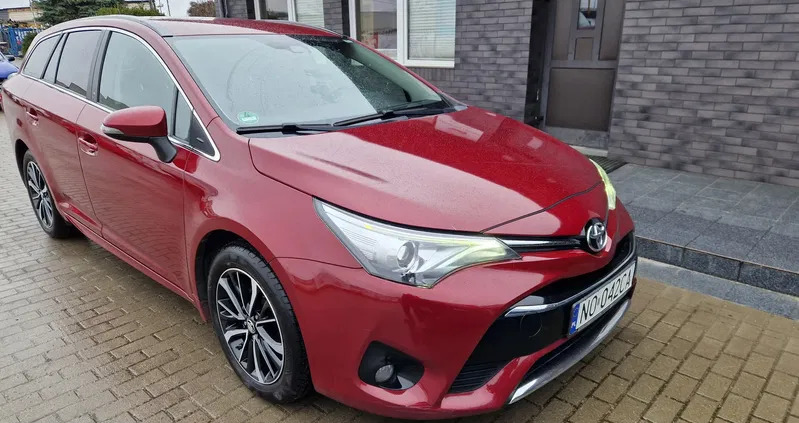 samochody osobowe Toyota Avensis cena 53900 przebieg: 238000, rok produkcji 2018 z Leśnica